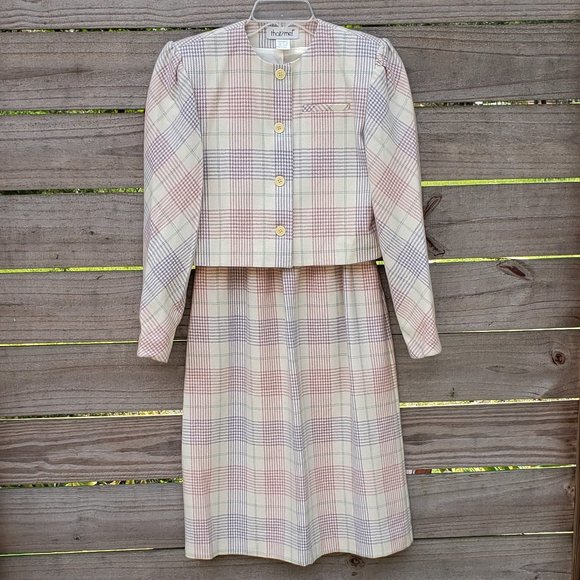 Lady’s Two-piece Suit - Picture 1 of 7